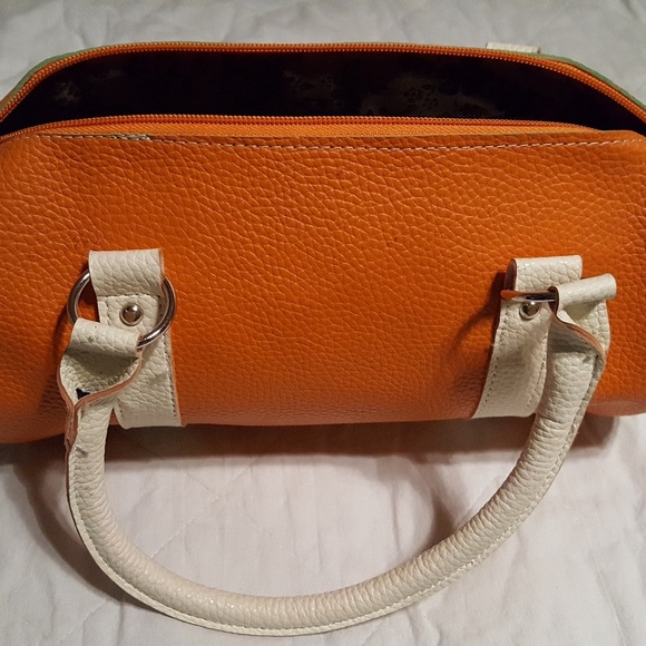 Handbag - Picture 3 of 4